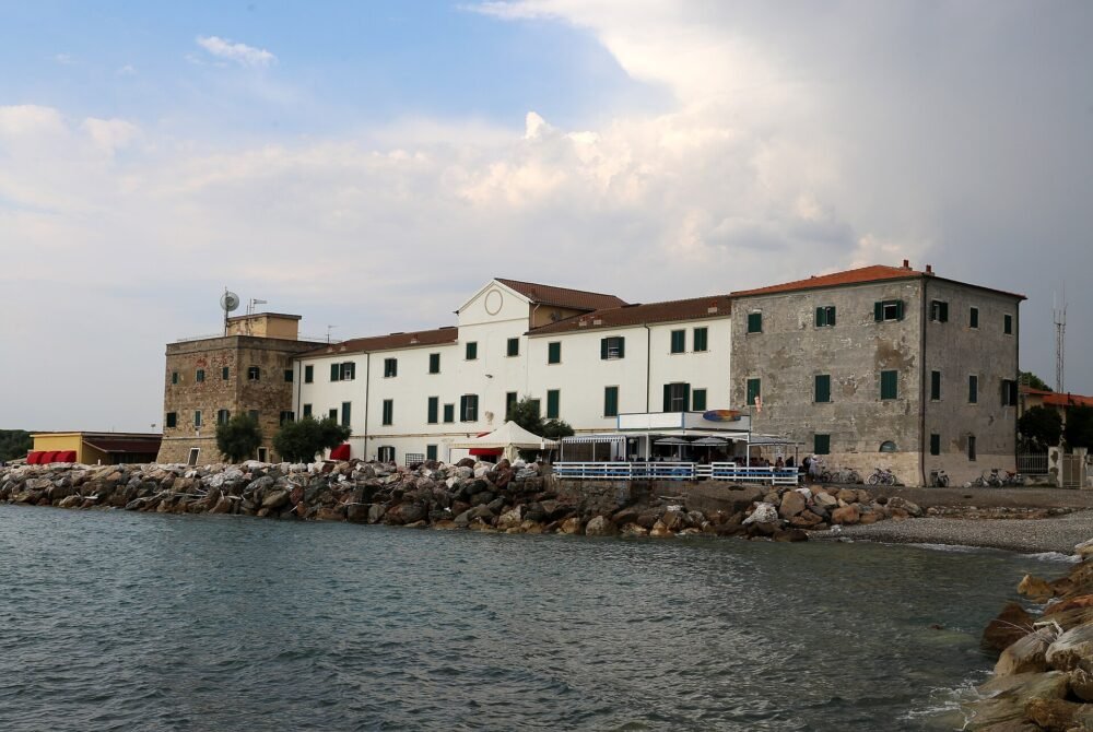 Cecina, ex-villa ginori 04 – rinnovo patente a Cecina
