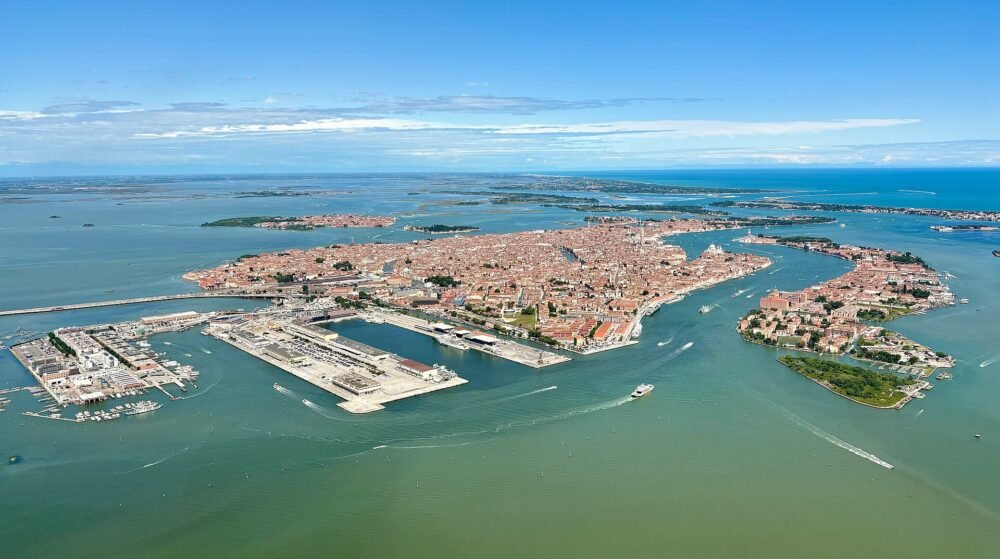 Venezia aerial view – rinnovo patente a Venezia