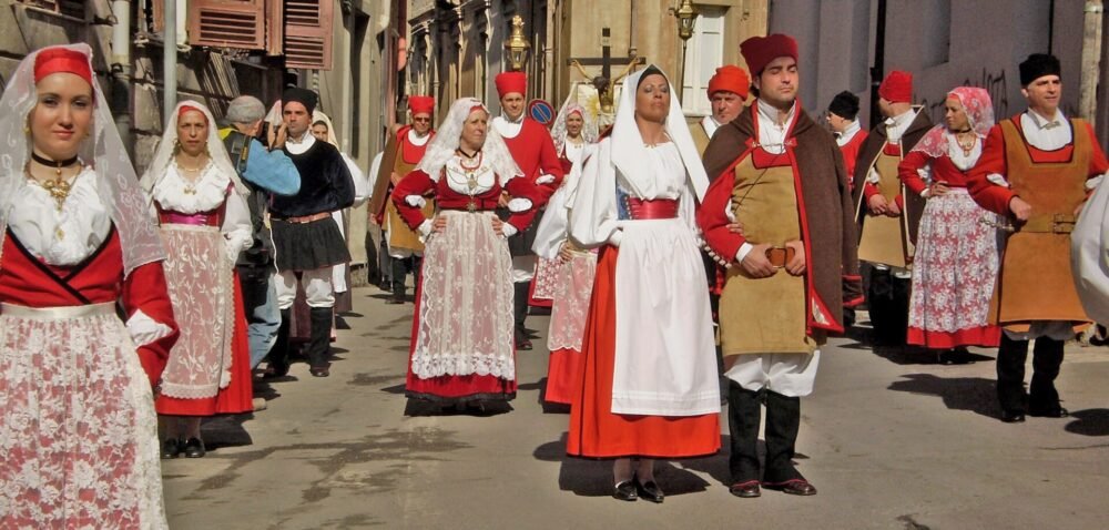 2456252225 1681fc024e costume sassarib – rinnovo patente a Sassari