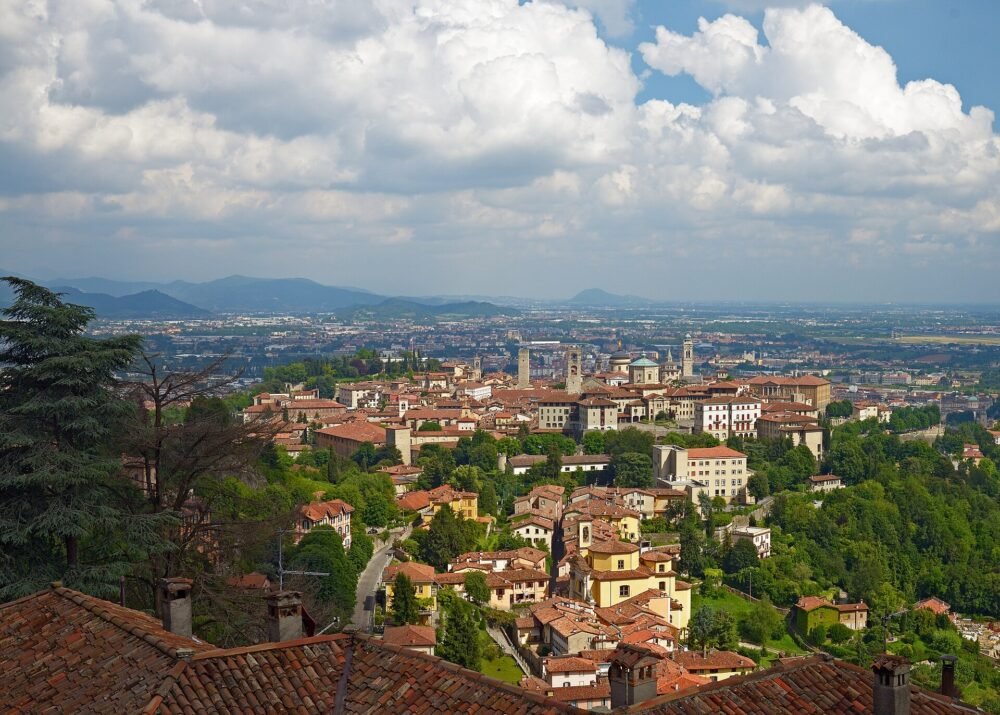 The Upper City of Bergamo. View from Via al Castello. Italy – rinnovo patente a Bergamo