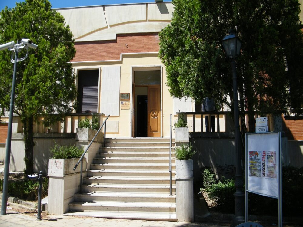 Biblioteca Comunale Filippo De Nobili - Ingresso – rinnovo patente a Catanzaro