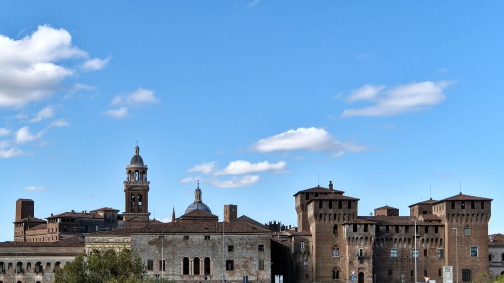Veduta di Mantova – rinnovo patente a Mantova