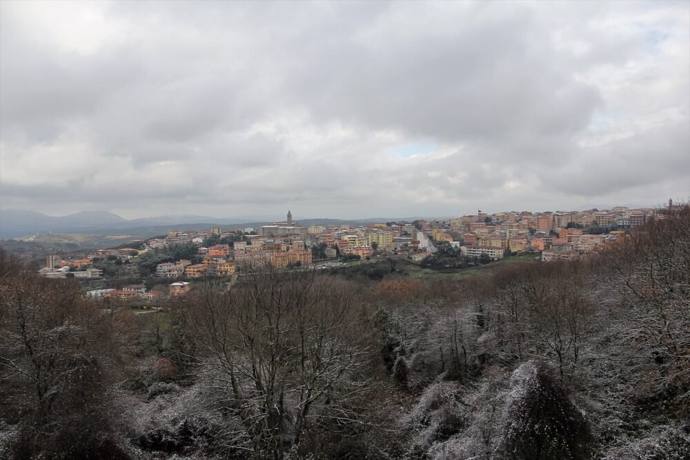 Tempio Pausania, panorama (01) – rinnovo patente a Tempio Pausania