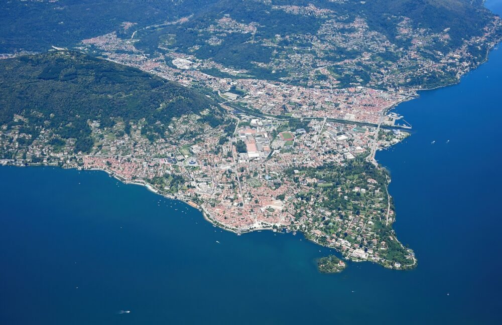 Aerial image of Verbania (view from the south) – rinnovo patente a Verbania