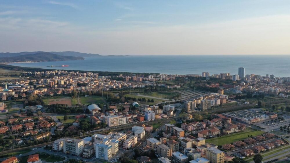Follonica panoramica – rinnovo patente a Follonica