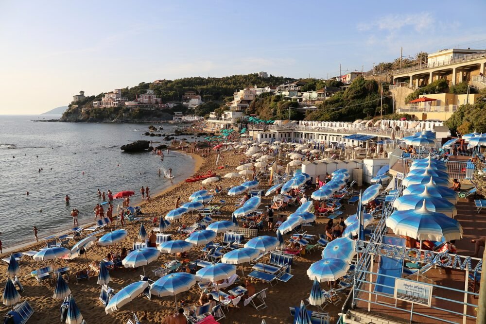 Castiglioncello, spiaggia del quercetano 05 – rinnovo patente a Castiglioncello